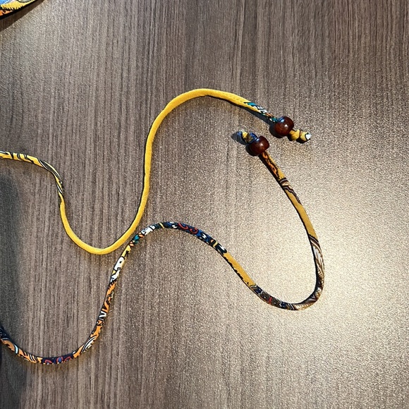 Princess goes Hollywood flowy silk top - Picture 7 of 9